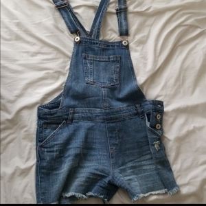 NWOT! VANILLA STAR JEAN OVERALL SHORTS!